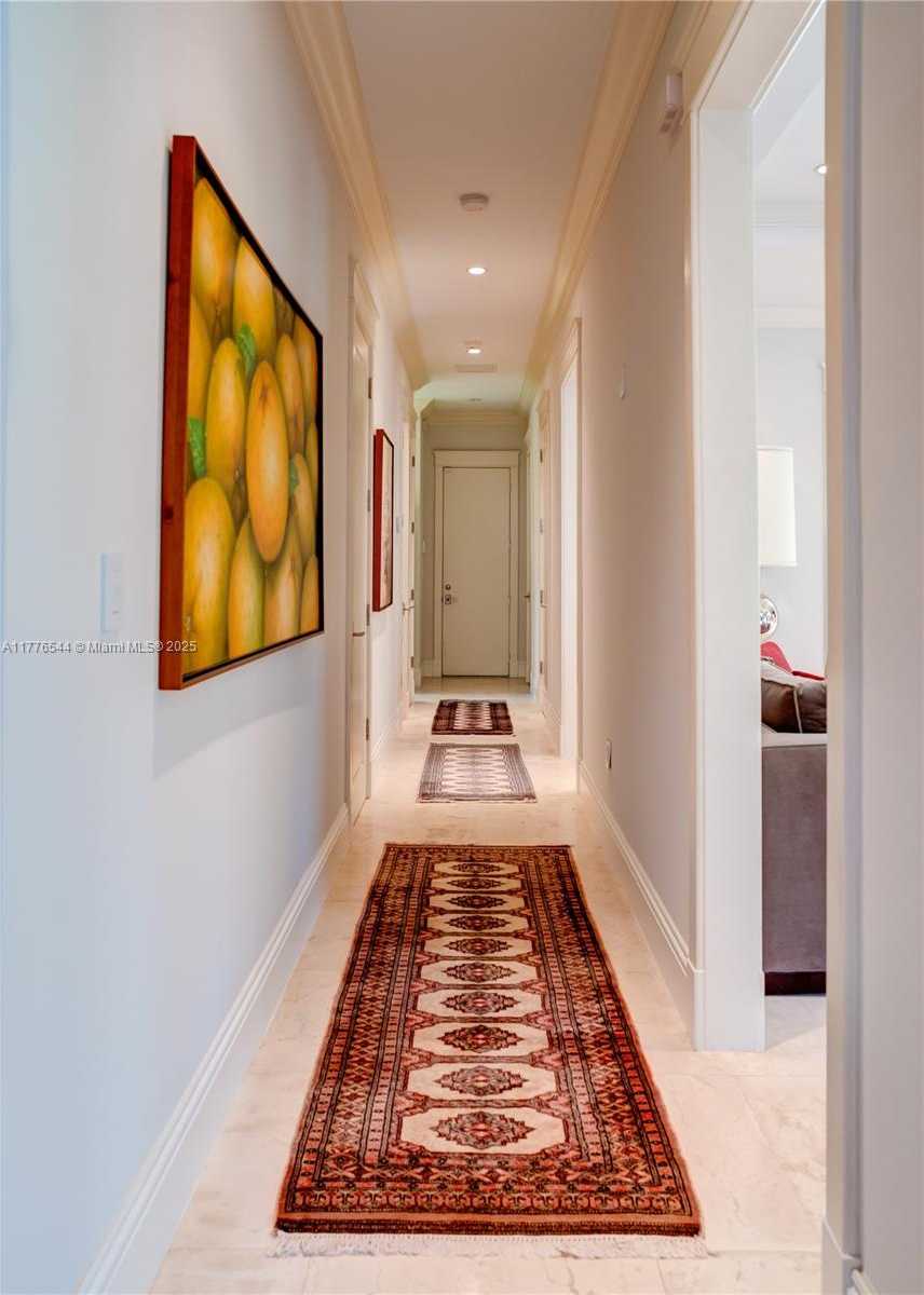 Small Image of 2515 SWANSON AVE #2515, Miami Number 14