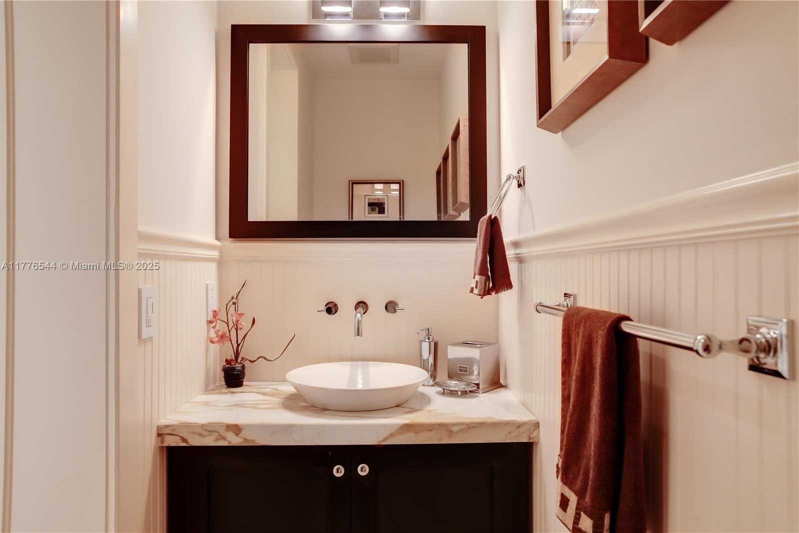 Small Image of 2515 SWANSON AVE #2515, Miami Number 15