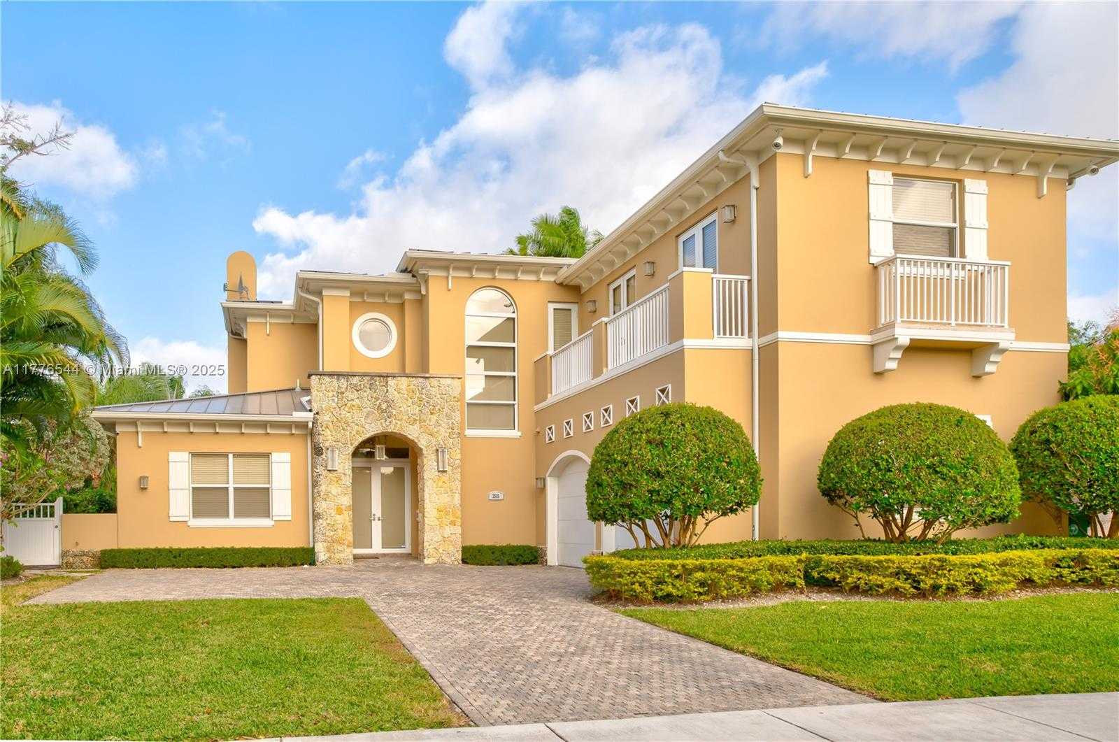 Small Image of 2515 SWANSON AVE #2515, Miami Number 2