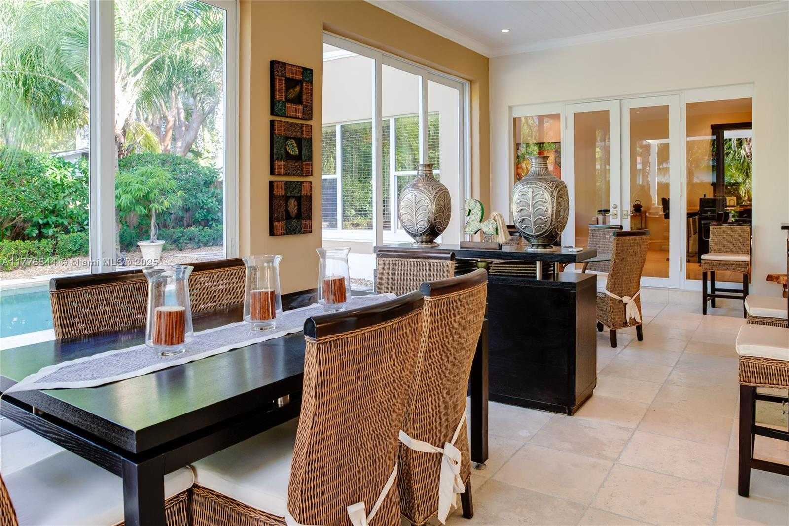 Small Image of 2515 SWANSON AVE #2515, Miami Number 21