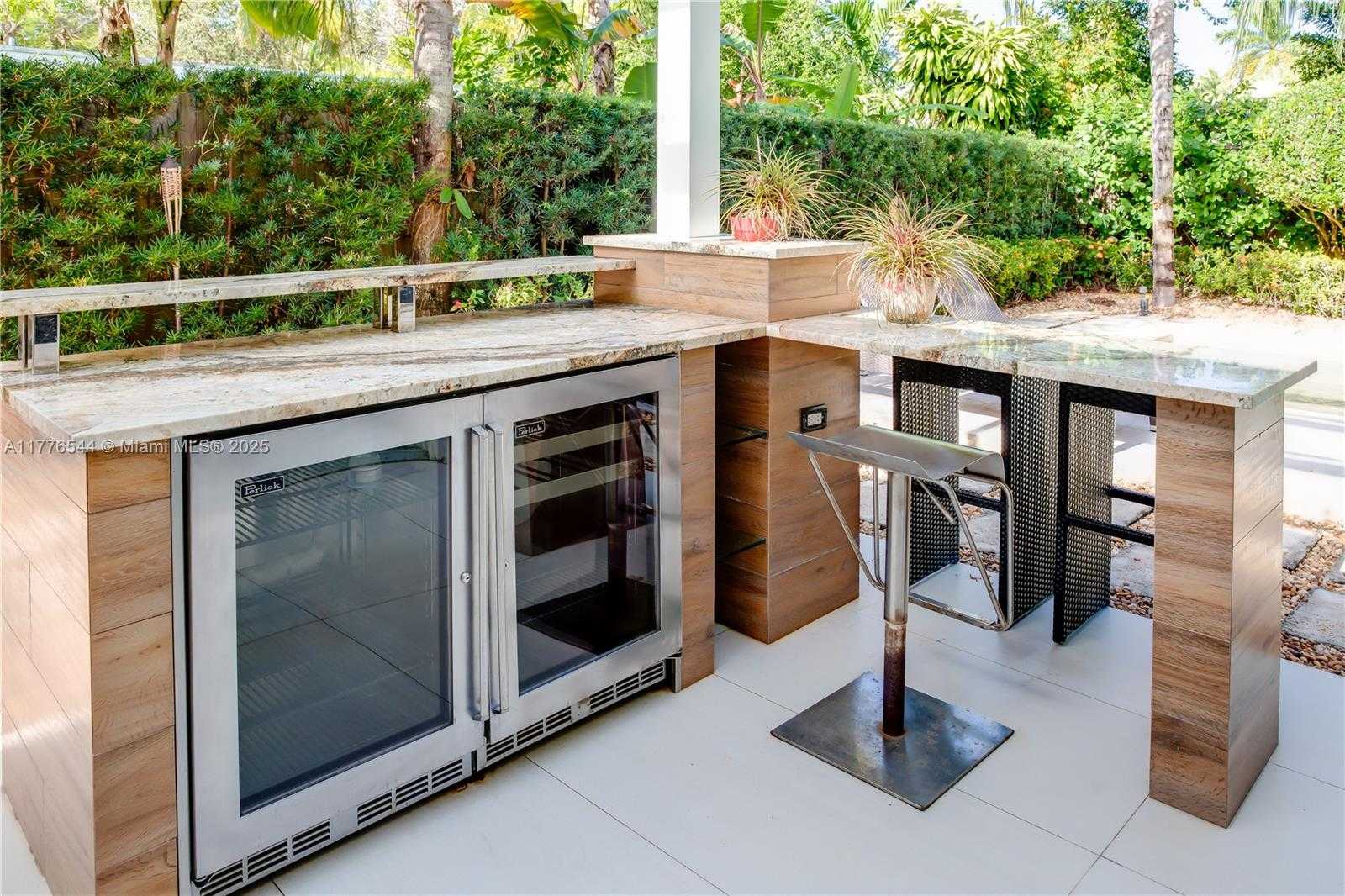 Small Image of 2515 SWANSON AVE #2515, Miami Number 27