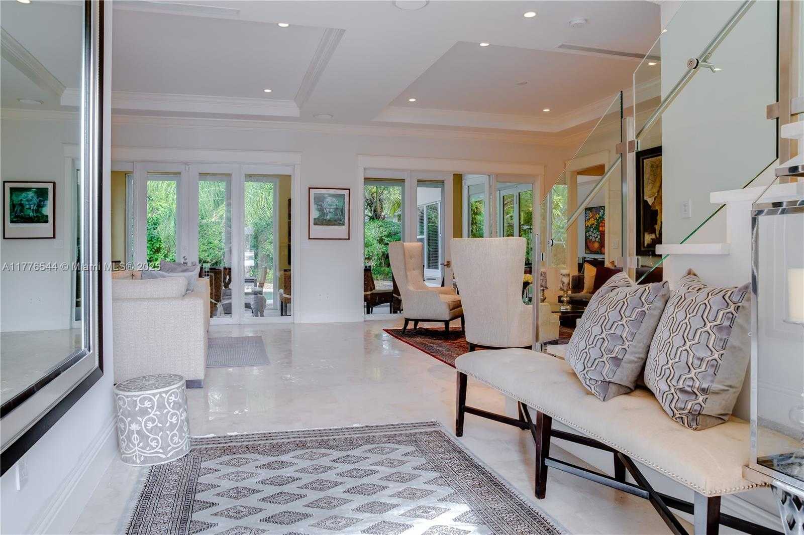 Small Image of 2515 SWANSON AVE #2515, Miami Number 32