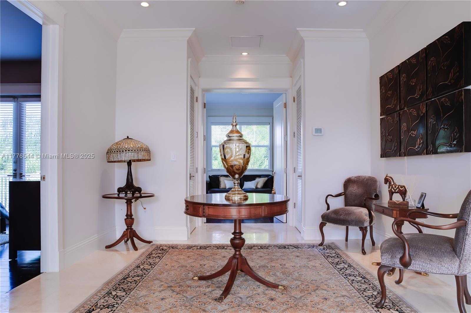 Small Image of 2515 SWANSON AVE #2515, Miami Number 35