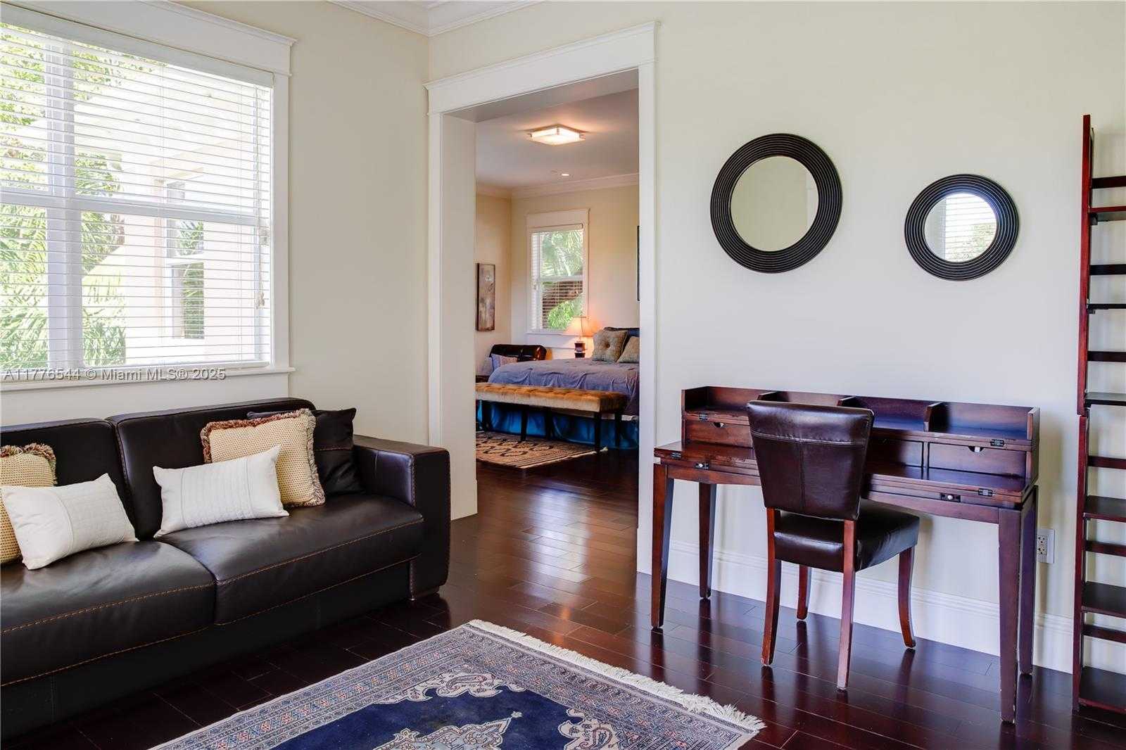 Small Image of 2515 SWANSON AVE #2515, Miami Number 49