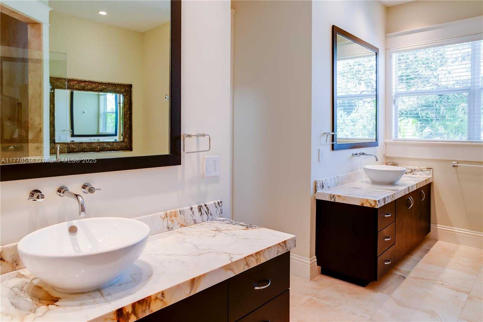 Small Image of 2515 SWANSON AVE #2515, Miami Number 54
