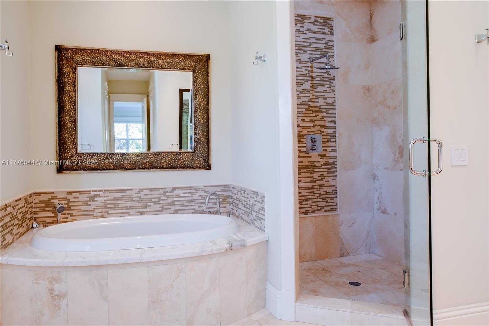 Small Image of 2515 SWANSON AVE #2515, Miami Number 55