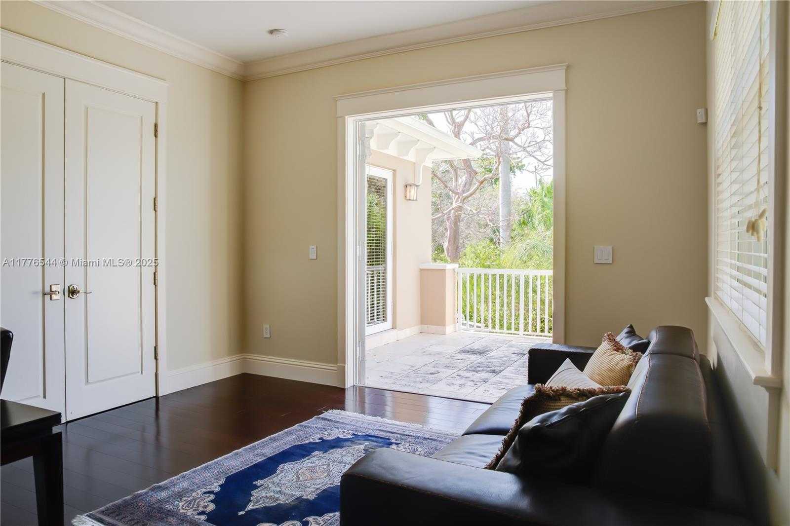 Small Image of 2515 SWANSON AVE #2515, Miami Number 58