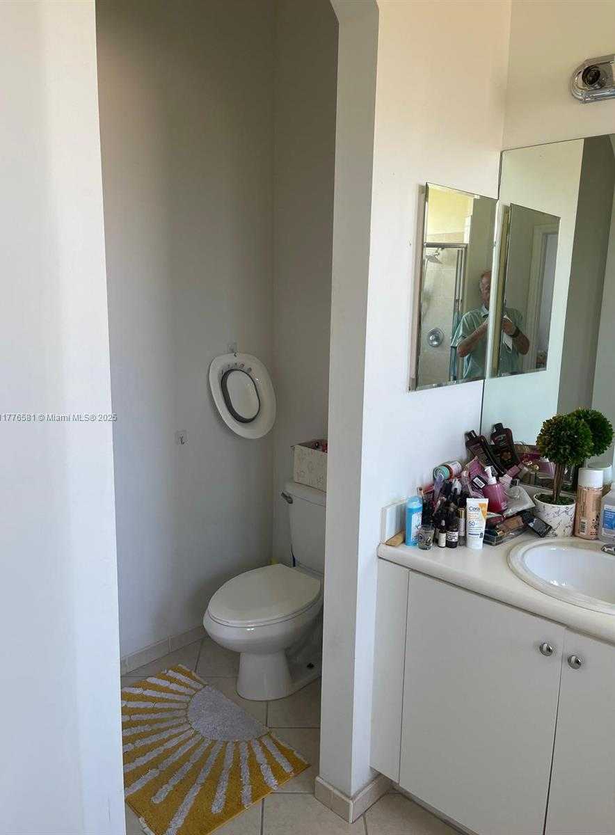 Small Image of 12981 SOUTH WEST 135TH ST #12981, Miami Number 21