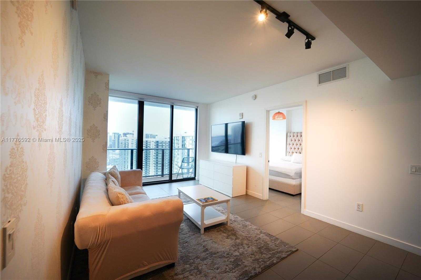 Small Image of 1600 #3308, Miami Number 10