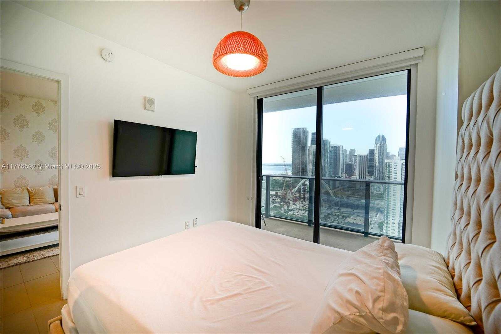 Small Image of 1600 #3308, Miami Number 17