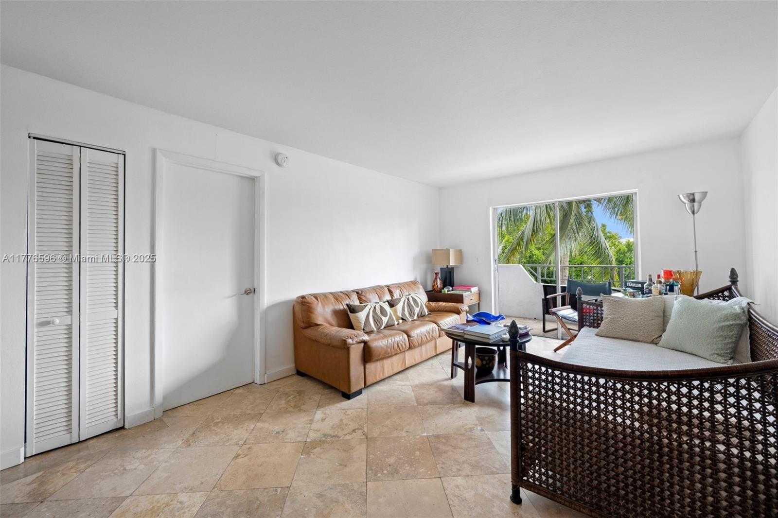 Small Image of 1610 LENOX AVE #402, Miami Beach Number 2