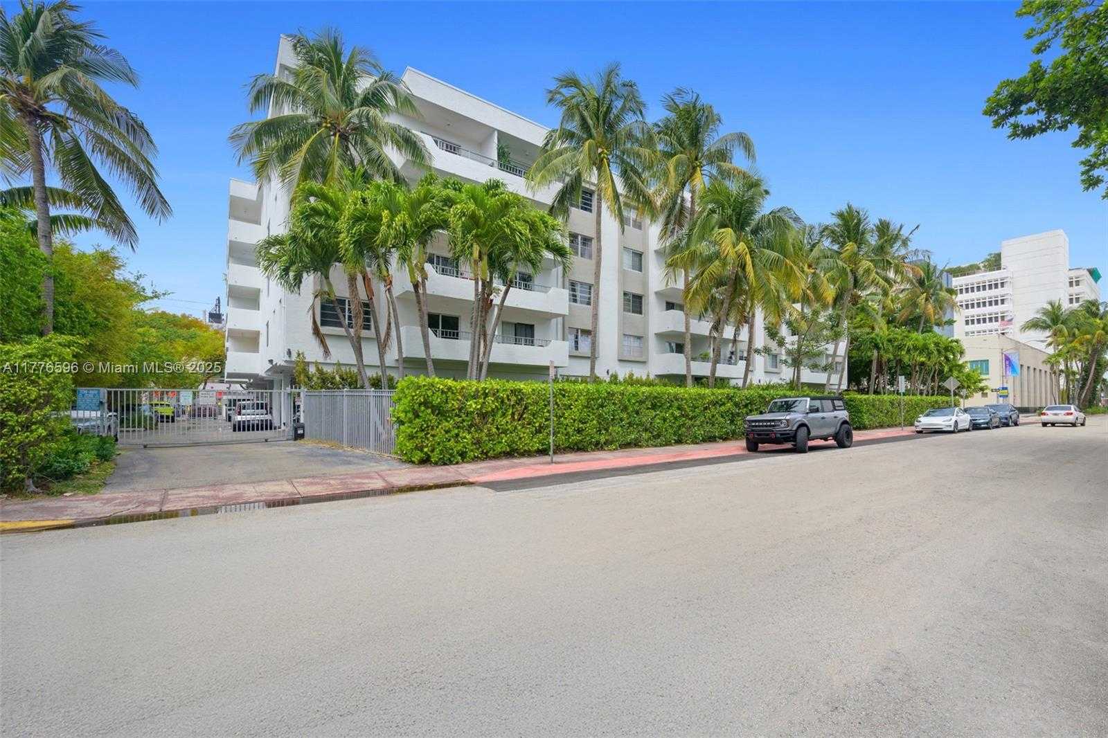 Small Image of 1610 LENOX AVE #402, Miami Beach Number 24