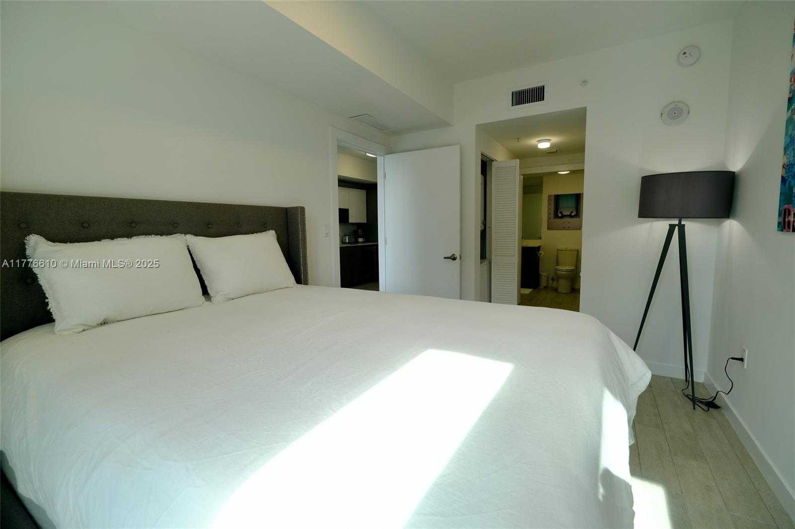 Small Image of 321 NORTH EAST 26TH ST #709, Miami Number 11