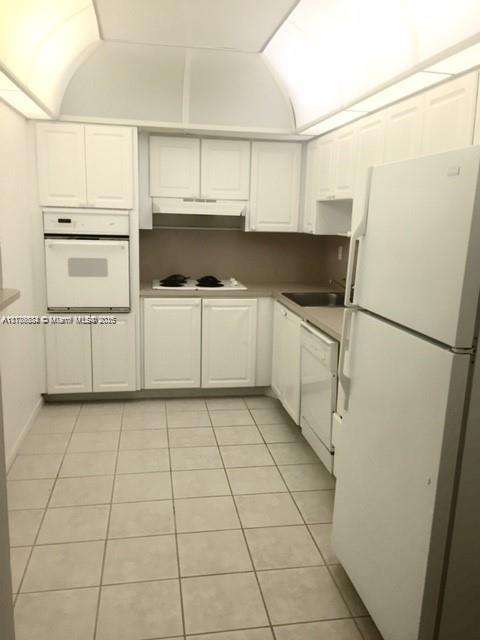 Small Image of 19380 COLLINS AVE #712, Sunny Isles Beach Number 4