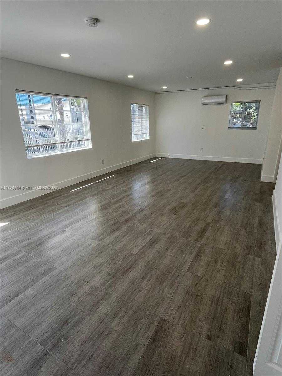 Small Image of 7116 BAY DR #6, Miami Beach Number 2