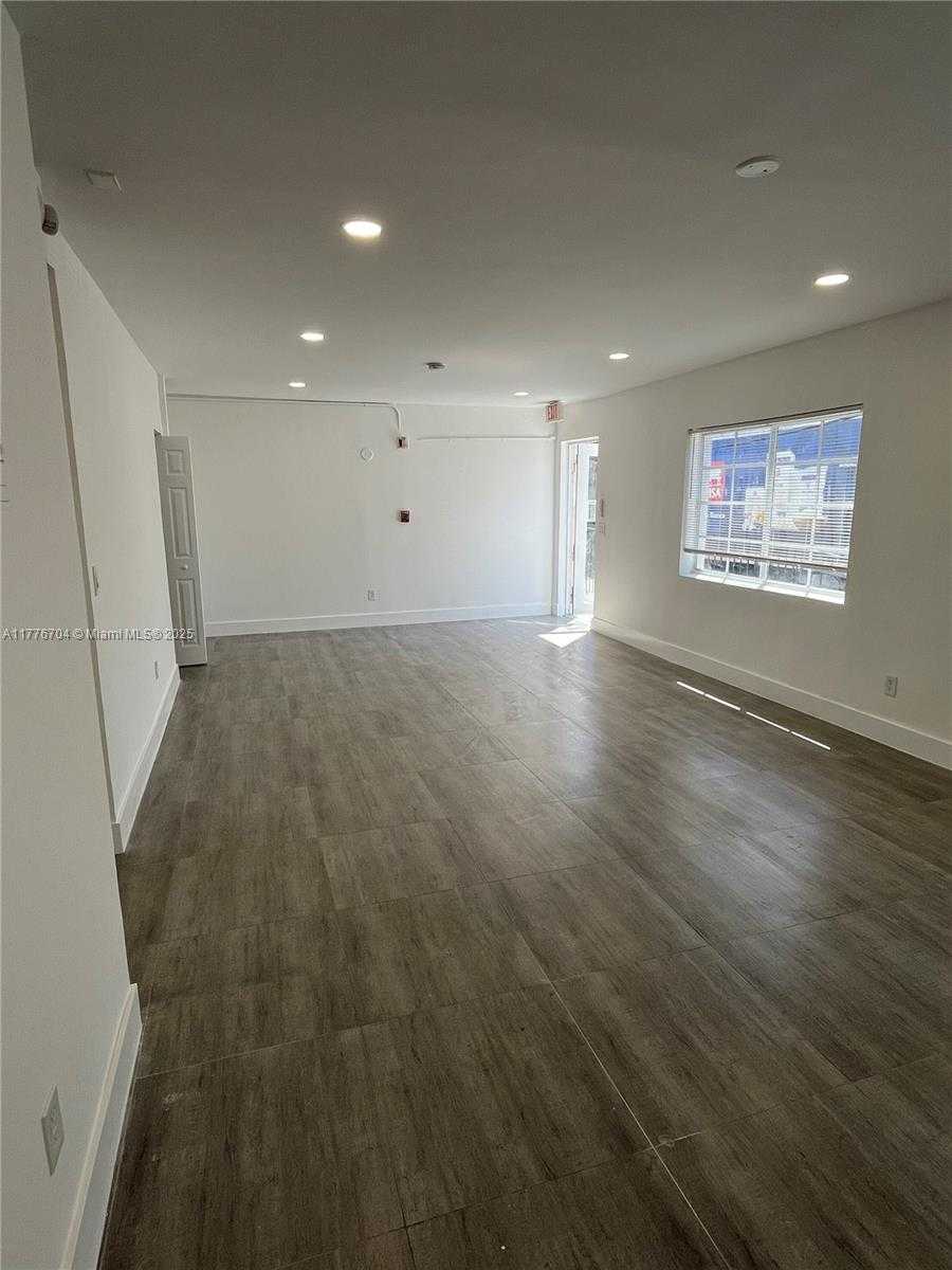 Small Image of 7116 BAY DR #6, Miami Beach Number 5