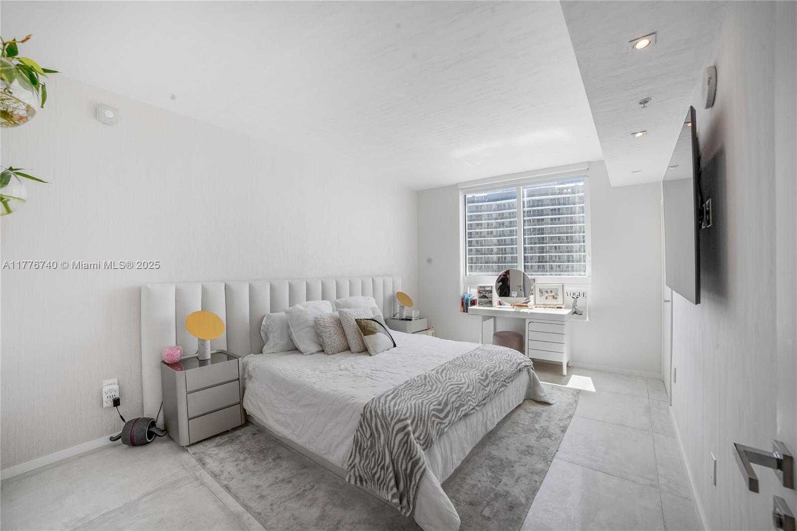 Small Image of 1900 NORTH BAYSHORE DR #4411, Miami Number 10