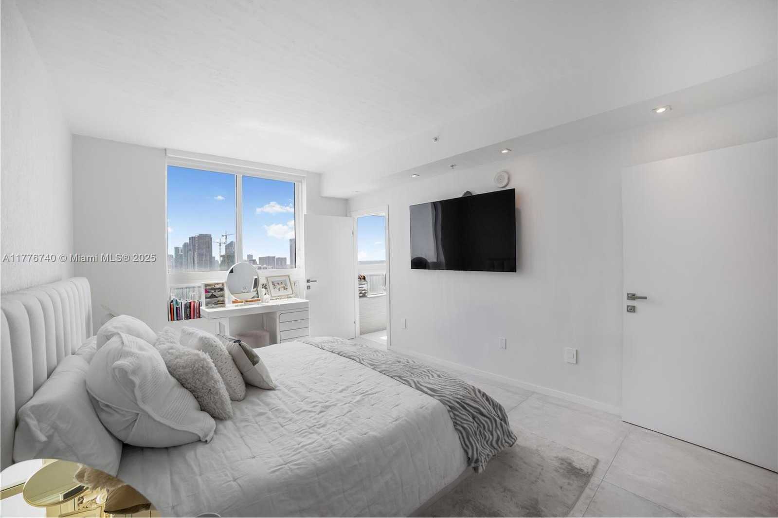 Small Image of 1900 NORTH BAYSHORE DR #4411, Miami Number 11