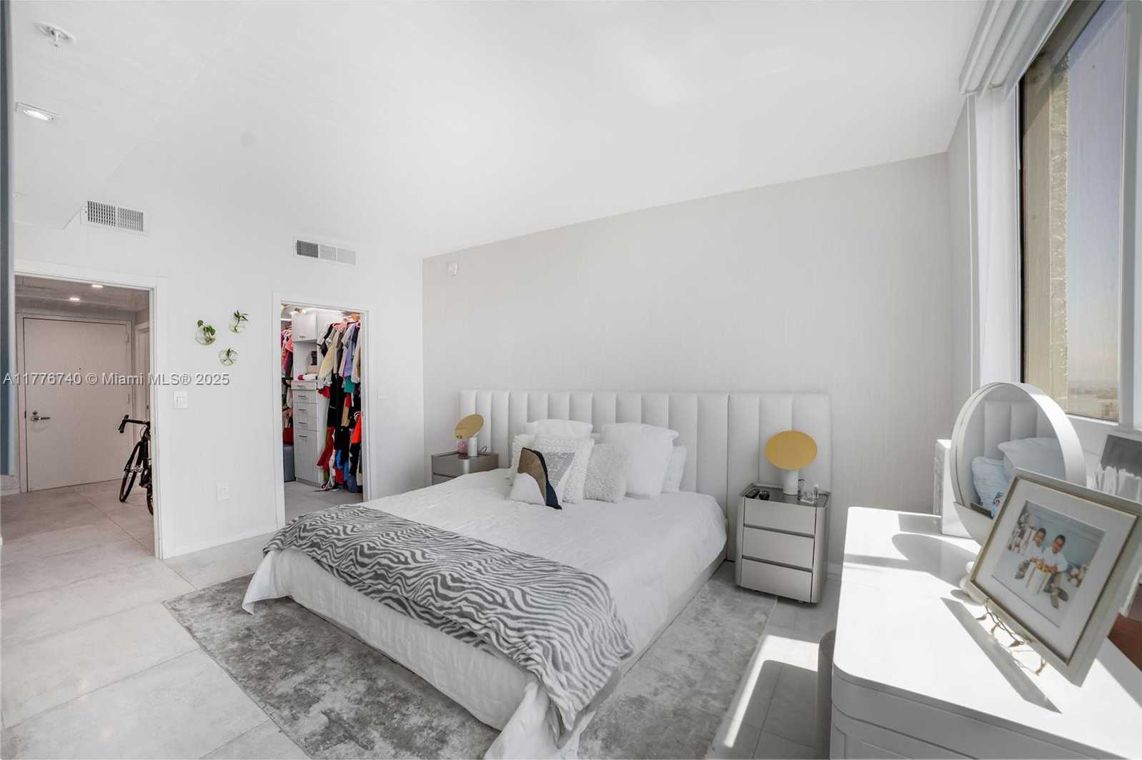 Small Image of 1900 NORTH BAYSHORE DR #4411, Miami Number 13