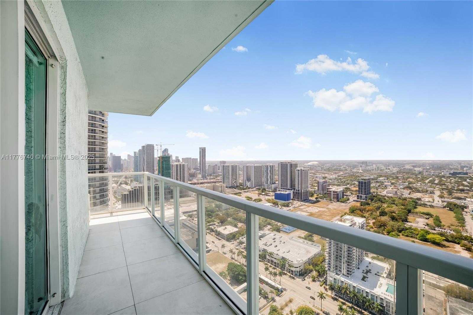 Small Image of 1900 NORTH BAYSHORE DR #4411, Miami Number 25