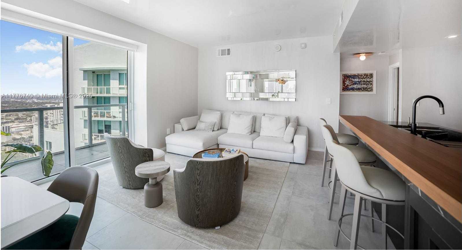 Small Image of 1900 NORTH BAYSHORE DR #4411, Miami Number 3