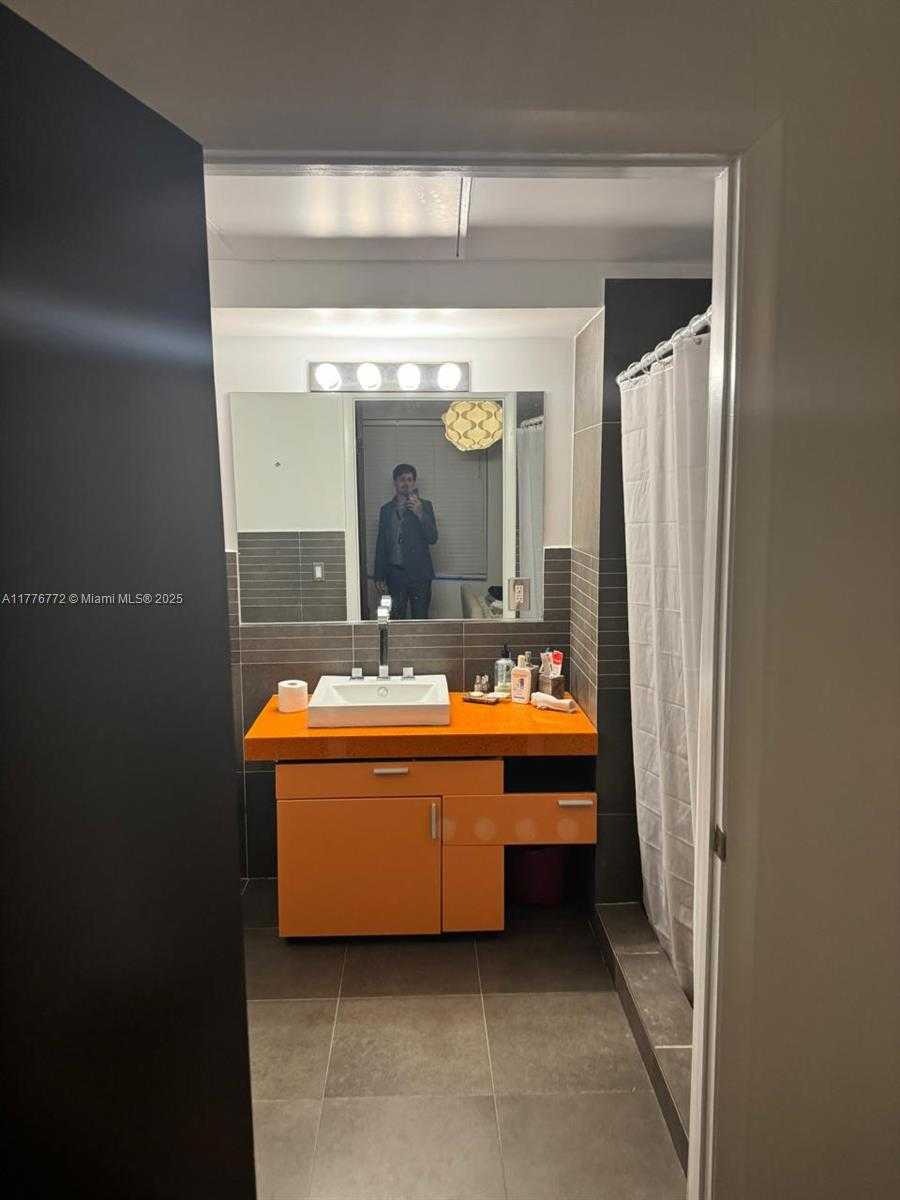 Small Image of 435 21ST ST #221, Miami Beach Number 9