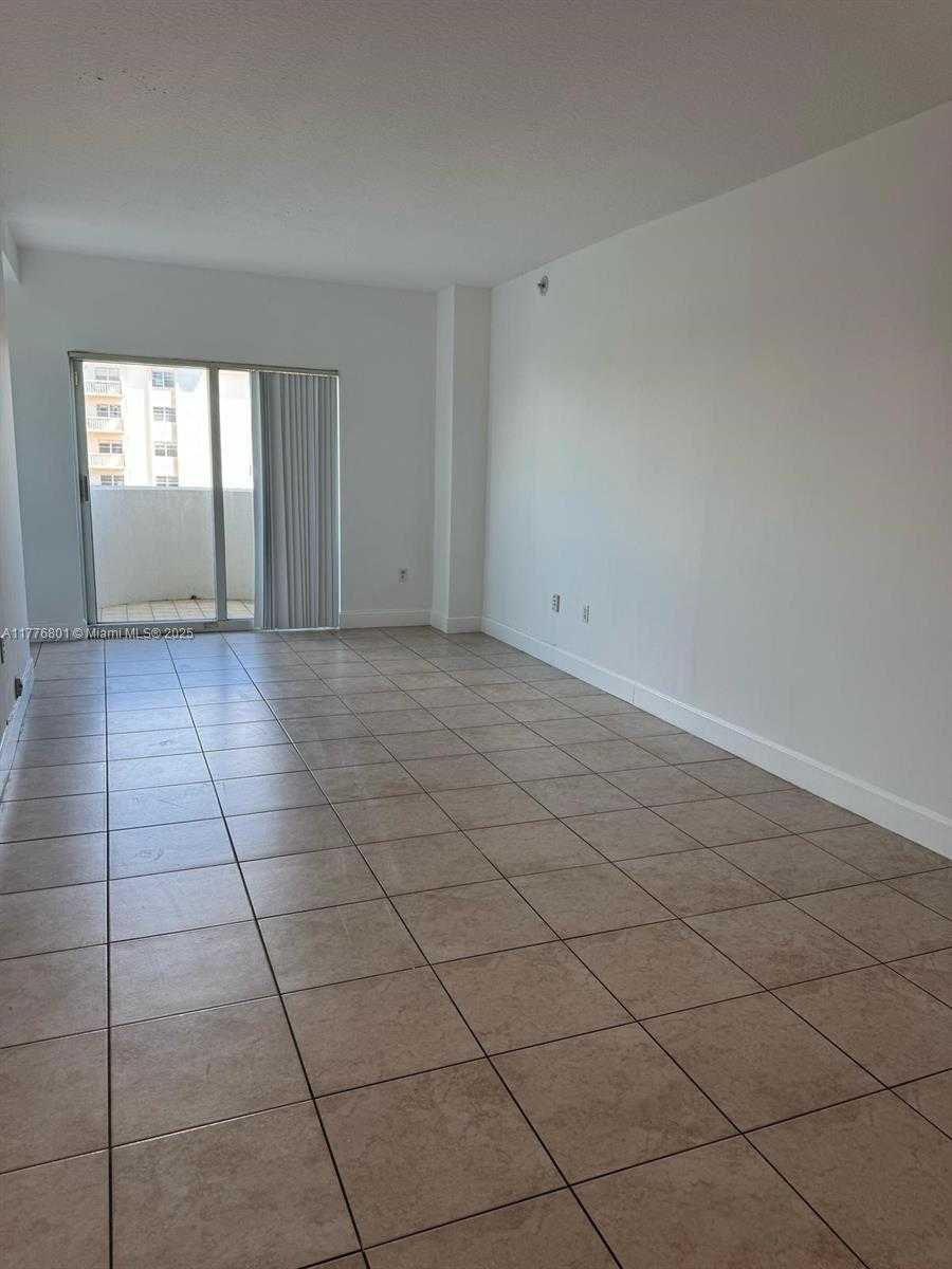 Small Image of 50 MENORES AVE #518, Coral Gables Number 10
