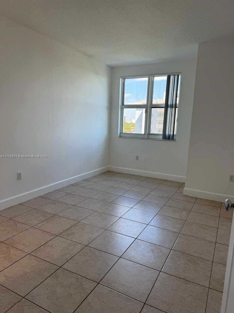 Small Image of 50 MENORES AVE #518, Coral Gables Number 18