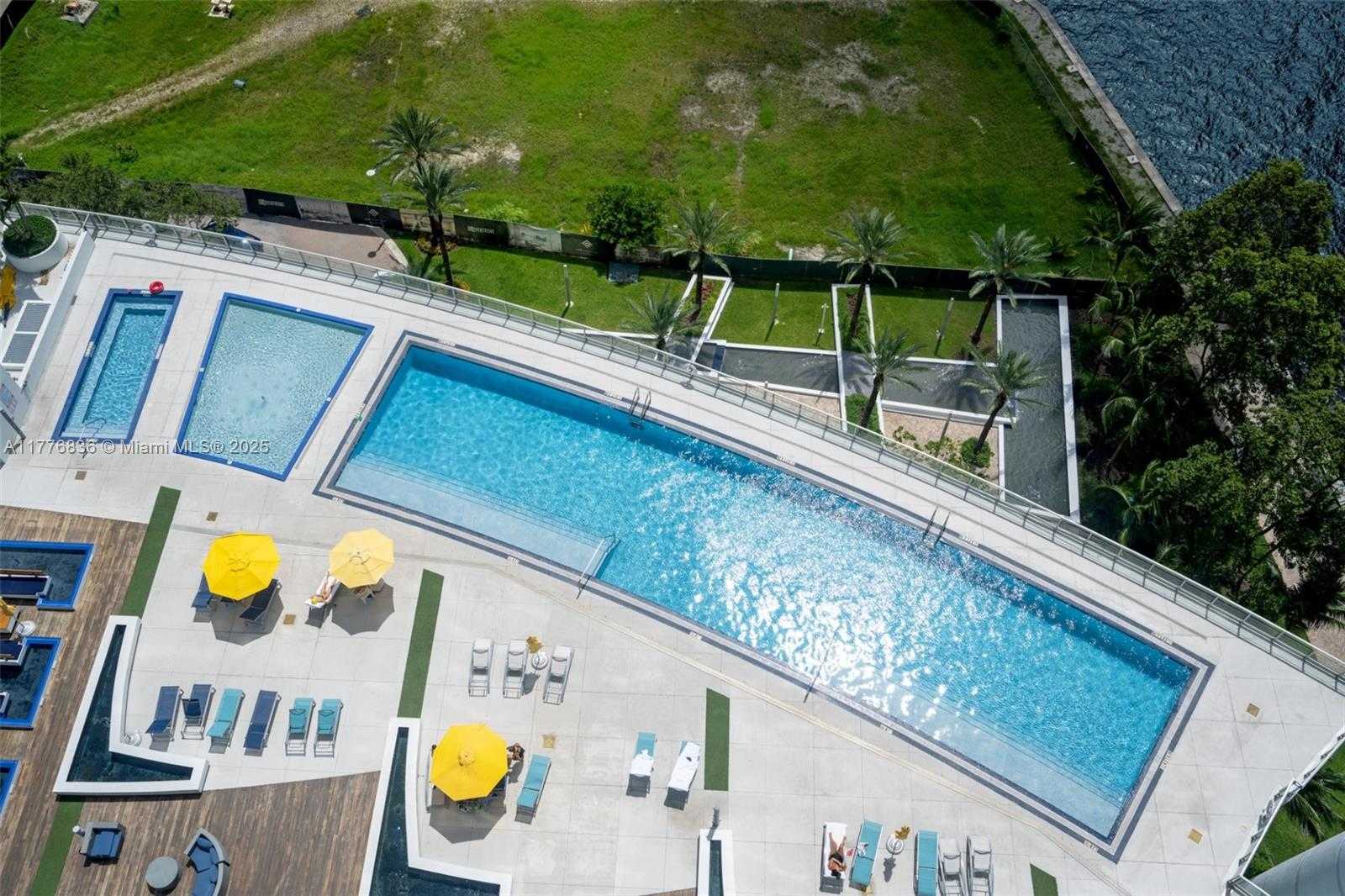 Small Image of 92 SOUTH WEST 3RD ST #4212, Miami Number 12