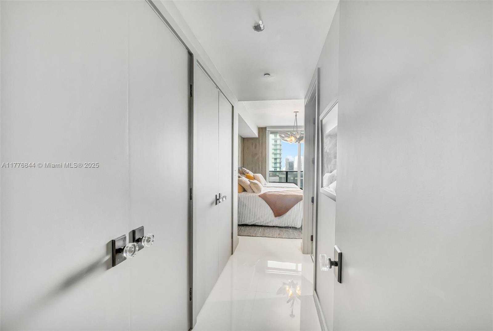 Small Image of 488 NE 18th St, Miami, FL 33132, USA Number 24