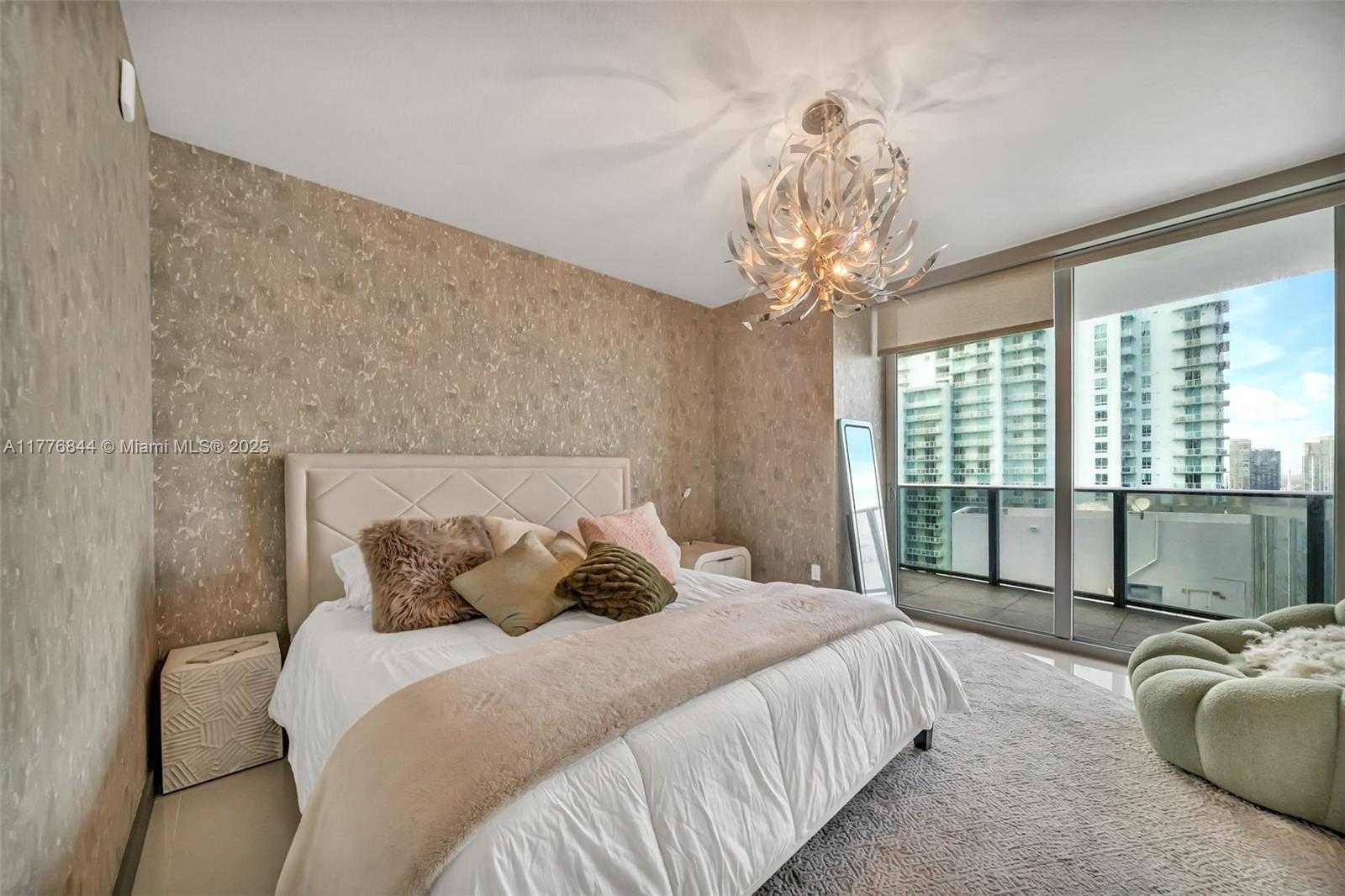 Small Image of 488 NE 18th St, Miami, FL 33132, USA Number 45