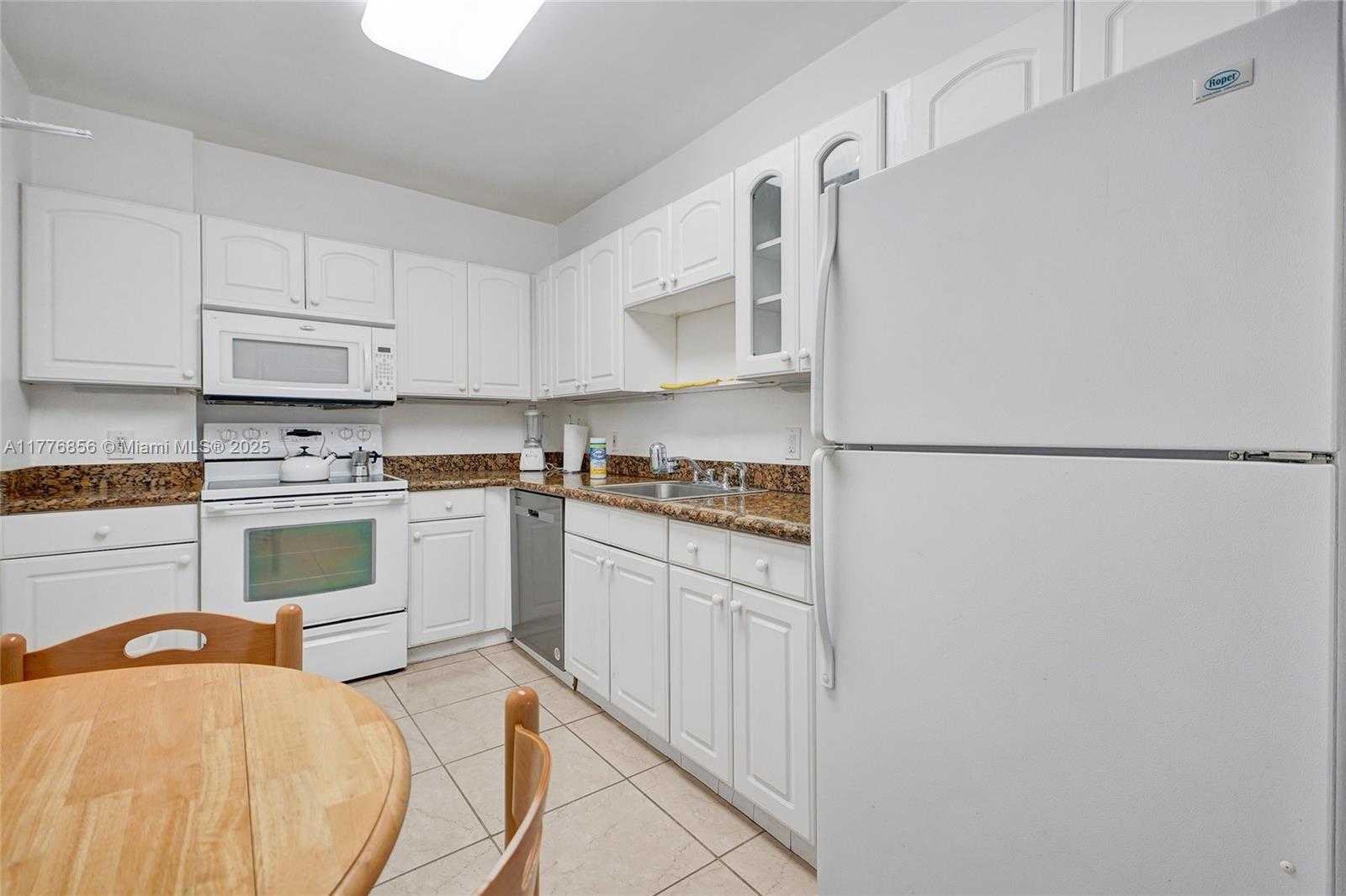 Small Image of 10185 COLLINS AVE #1021, Bal Harbour Number 14