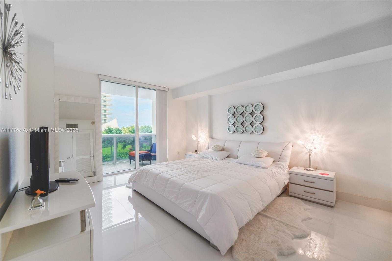 Small Image of 10275 COLLINS AVE #307, Bal Harbour Number 14