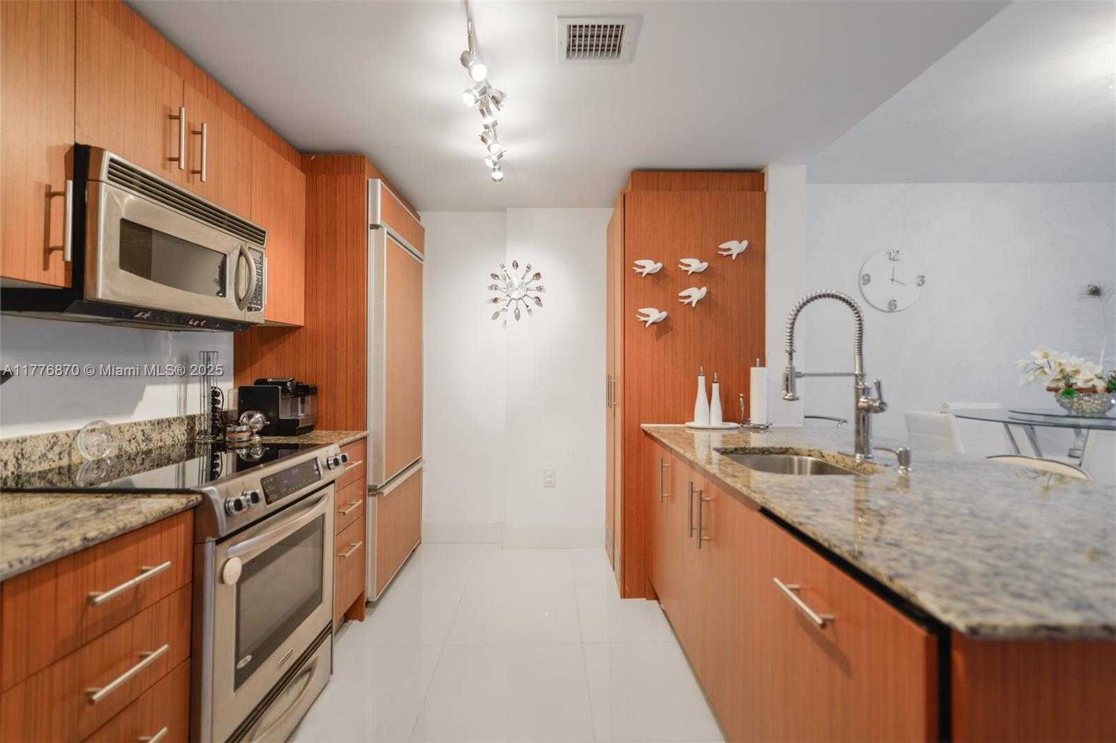 Small Image of 10275 COLLINS AVE #307, Bal Harbour Number 7