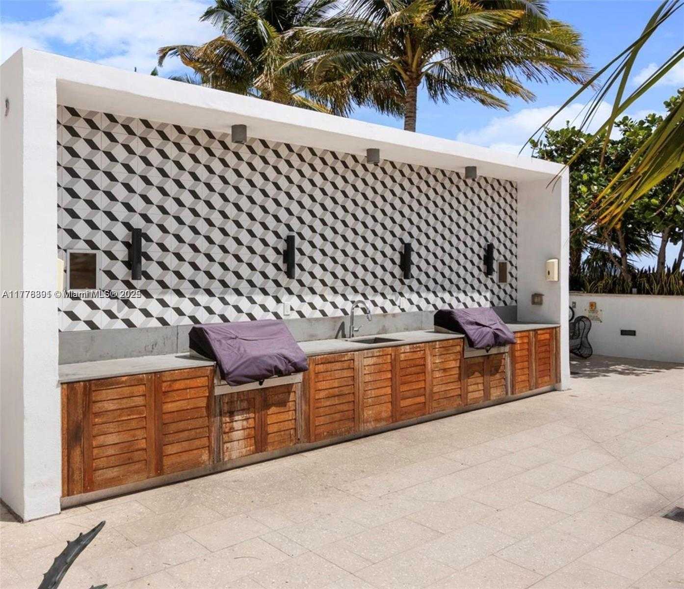 Small Image of 2900 NORTH EAST 7TH AVE #2505, Miami Number 24