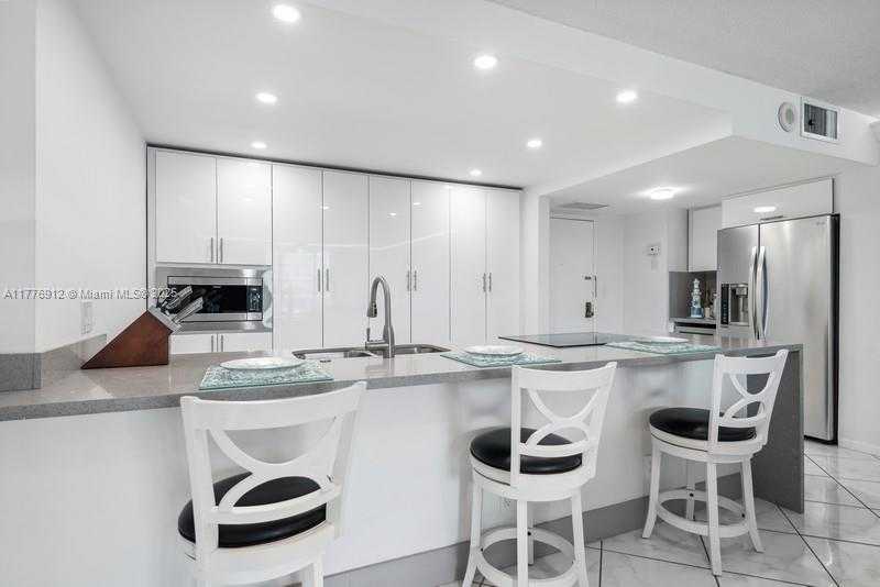 Small Image of 3800 SOUTH OCEAN DR #410, Hollywood Number 4