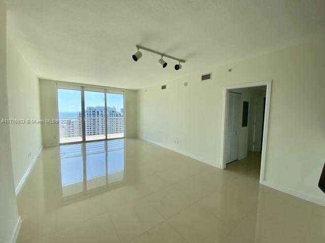 Small Image of 325 SOUTH BISCAYNE BLVD #4215, Miami Number 11