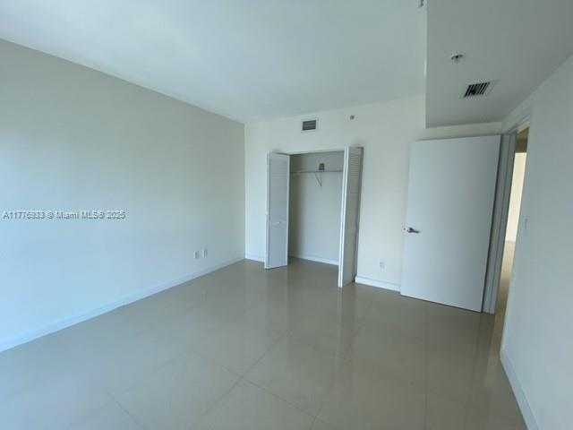 Small Image of 325 SOUTH BISCAYNE BLVD #4215, Miami Number 17