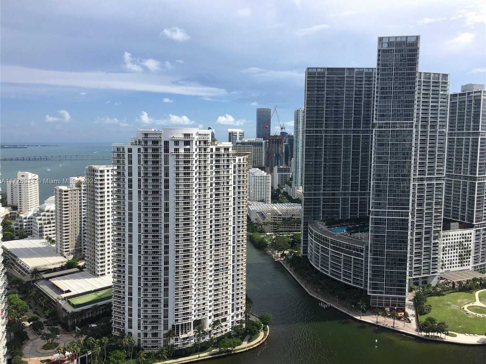 Small Image of 325 SOUTH BISCAYNE BLVD #4215, Miami Number 22