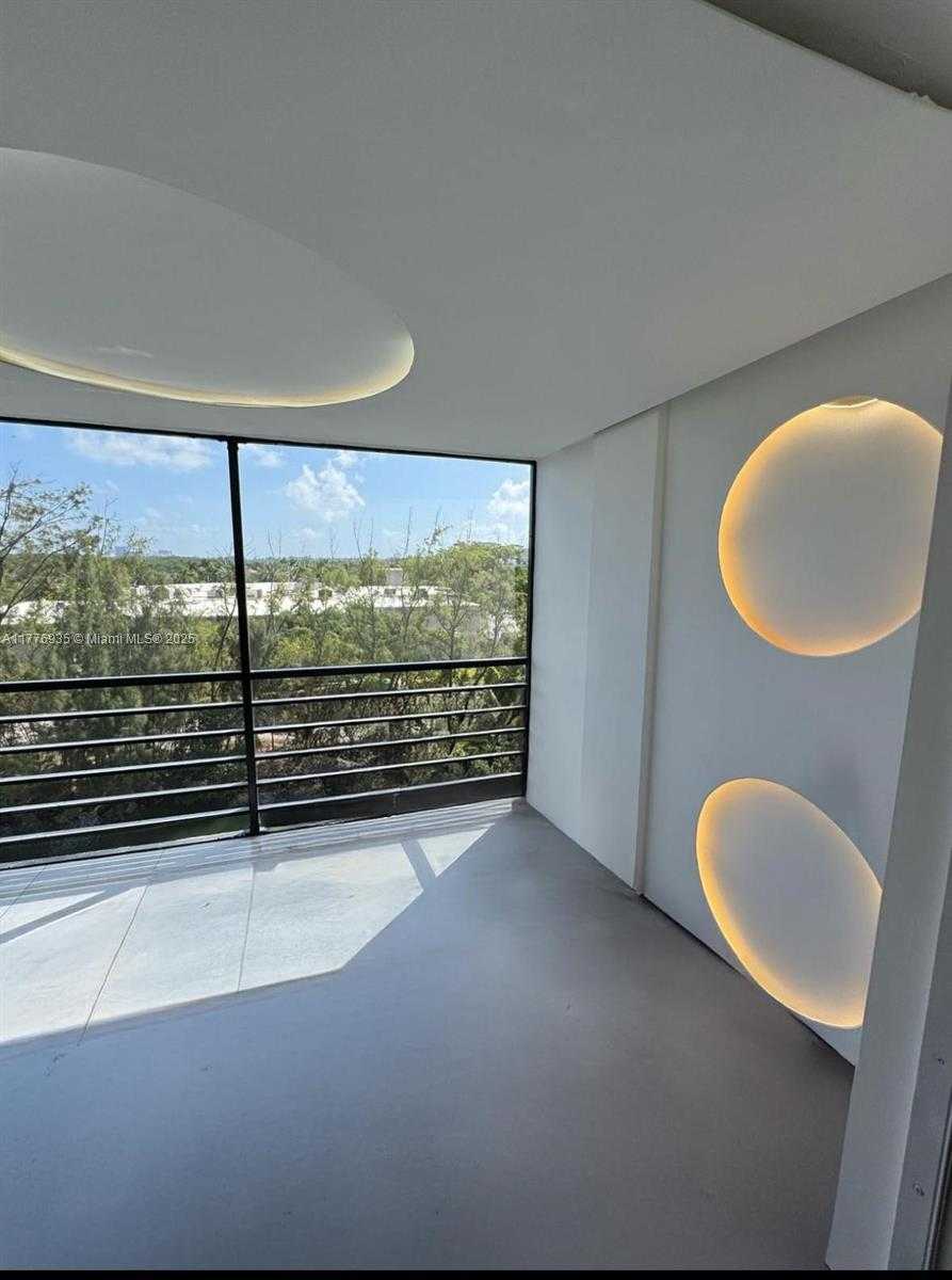 Small Image of 3660 NORTH EAST 166TH ST #608, North Miami Beach Number 3