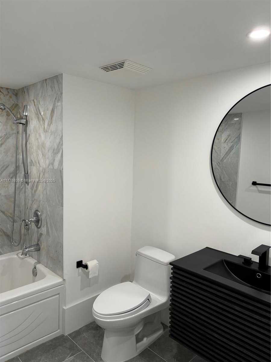 Small Image of 31 SOUTH EAST 5TH ST #2103, Miami Number 16