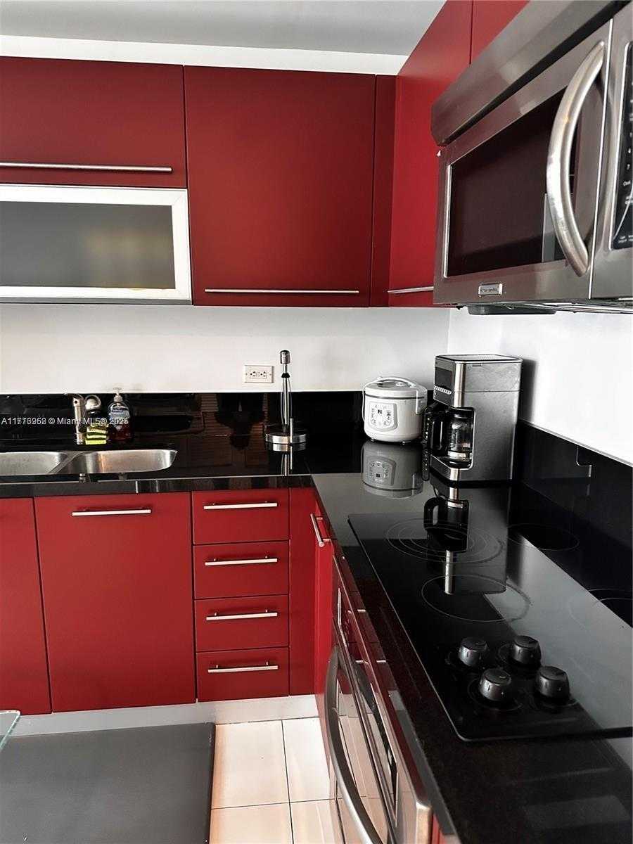Small Image of 244 BISCAYNE BLVD #442, Miami Number 3