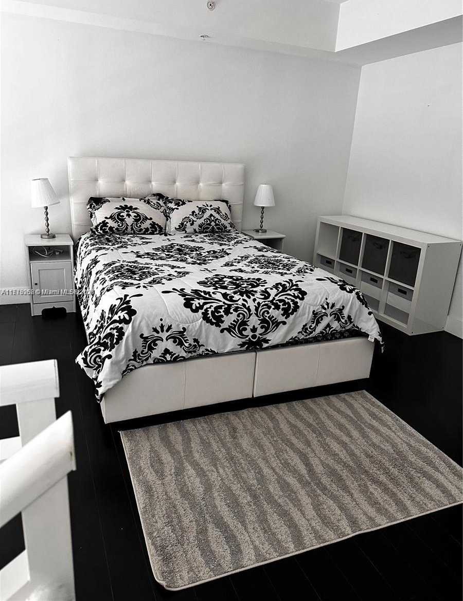 Small Image of 244 BISCAYNE BLVD #442, Miami Number 6
