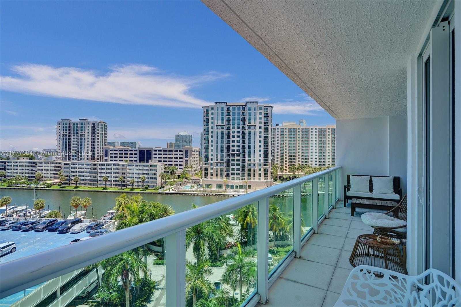 Small Image of 100 BAYVIEW DR #802, Sunny Isles Beach Number 10