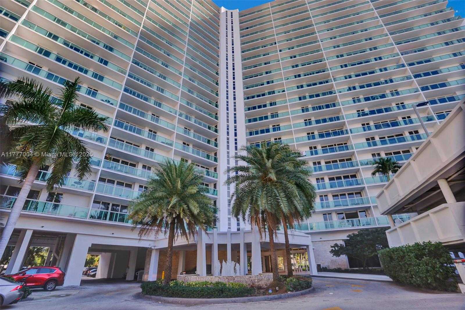 Small Image of 100 BAYVIEW DR #802, Sunny Isles Beach Number 11