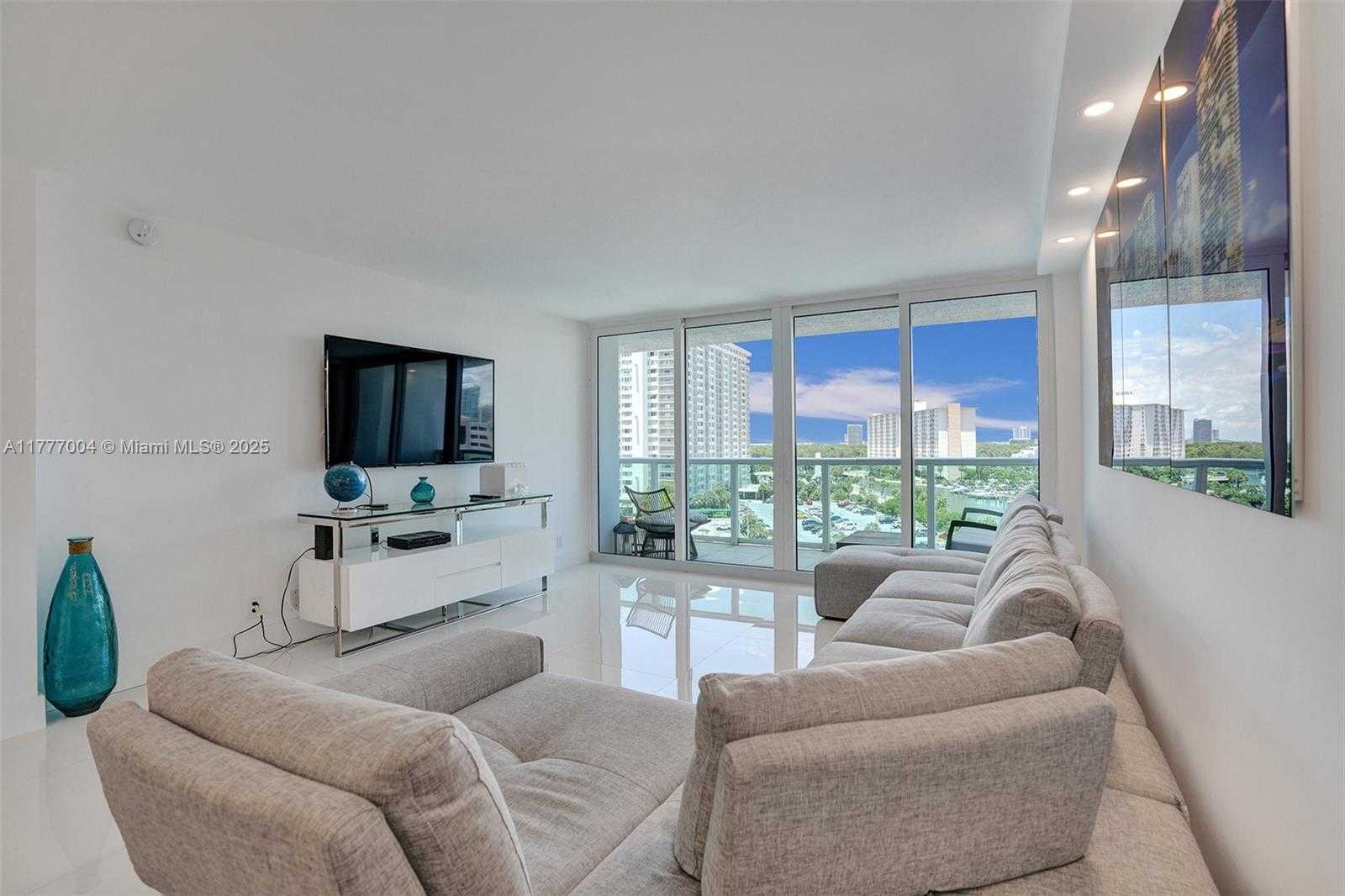 Small Image of 100 BAYVIEW DR #802, Sunny Isles Beach Number 4