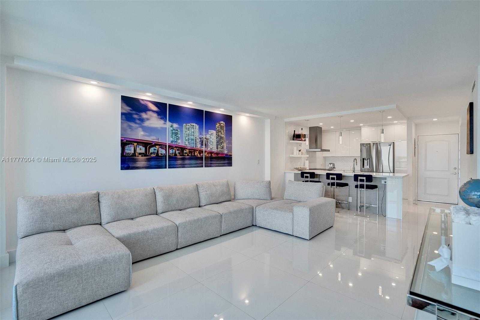 Small Image of 100 BAYVIEW DR #802, Sunny Isles Beach Number 5