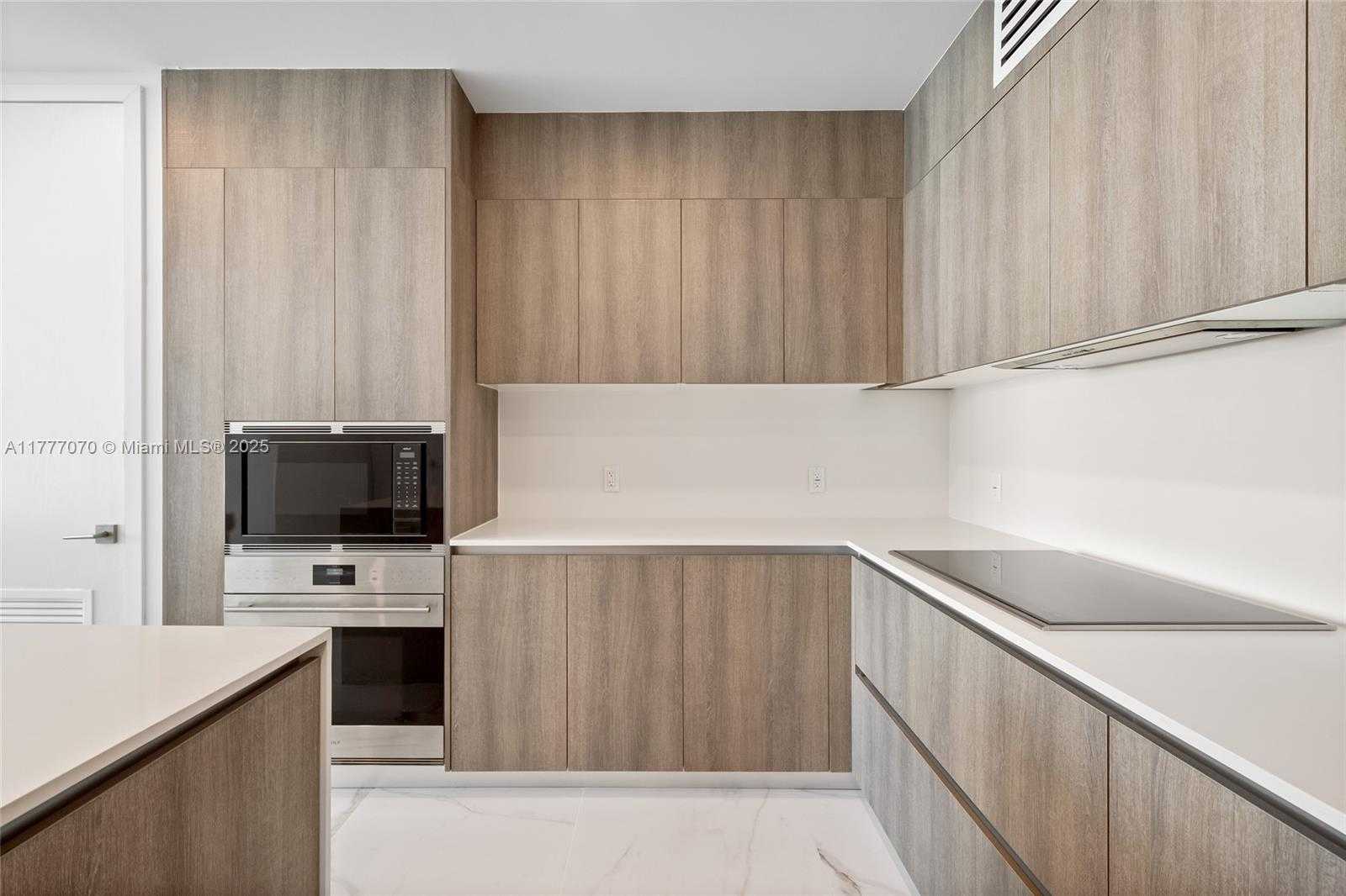 Small Image of 17550 COLLINS AVE #903, Sunny Isles Beach Number 4