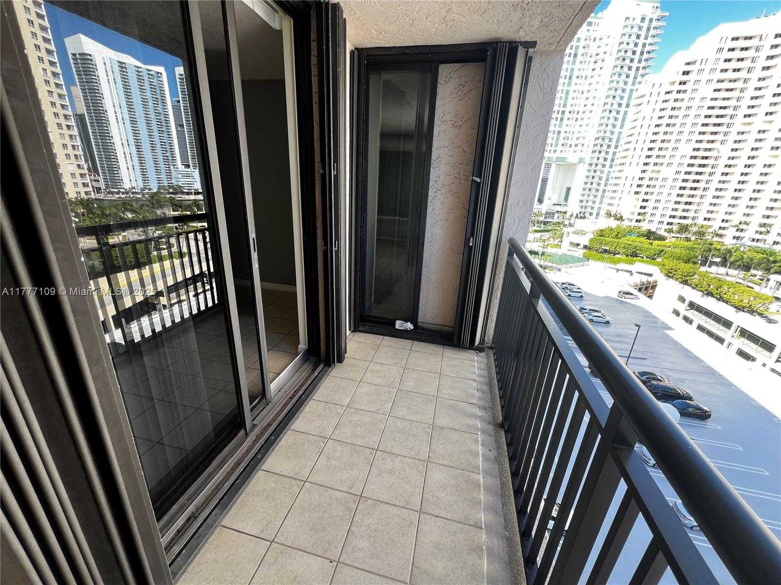 Small Image of 540 BRICKELL KEY DR #1226, Miami Number 22