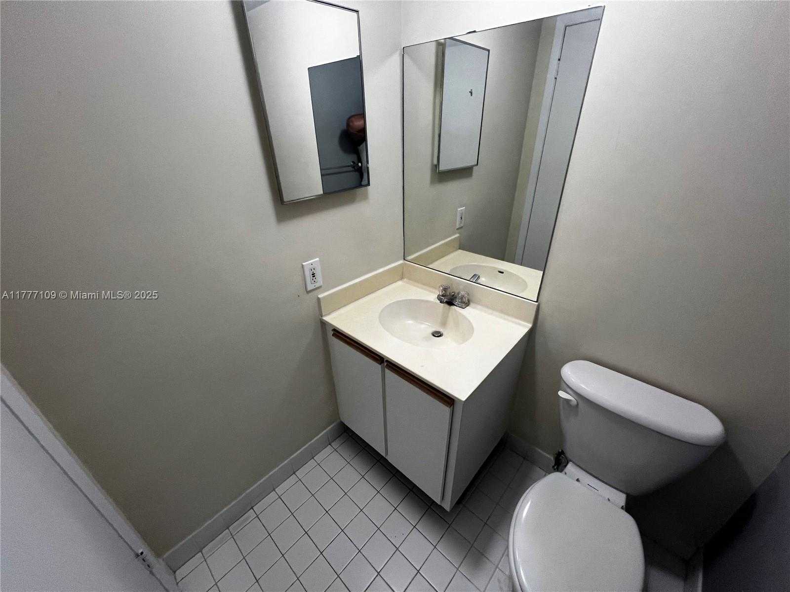 Small Image of 540 BRICKELL KEY DR #1226, Miami Number 25